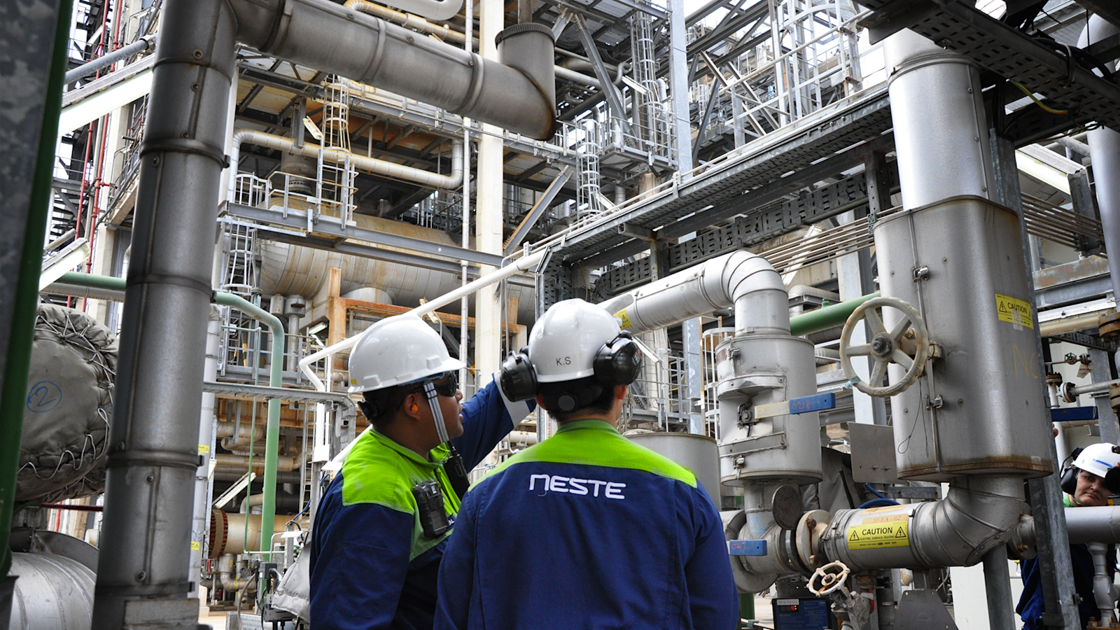 Neste expands Singapore refinery capacity