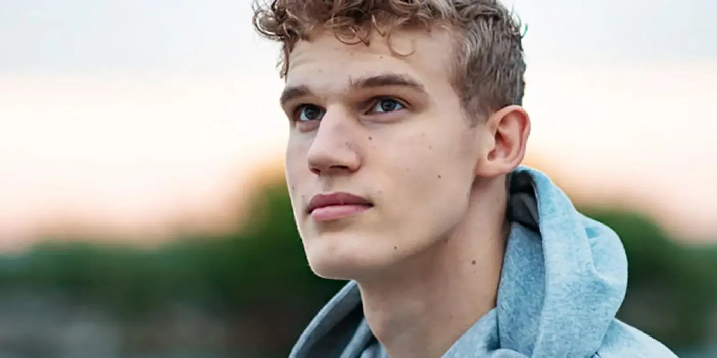 Image of Lauri Markkanen looking into the distance