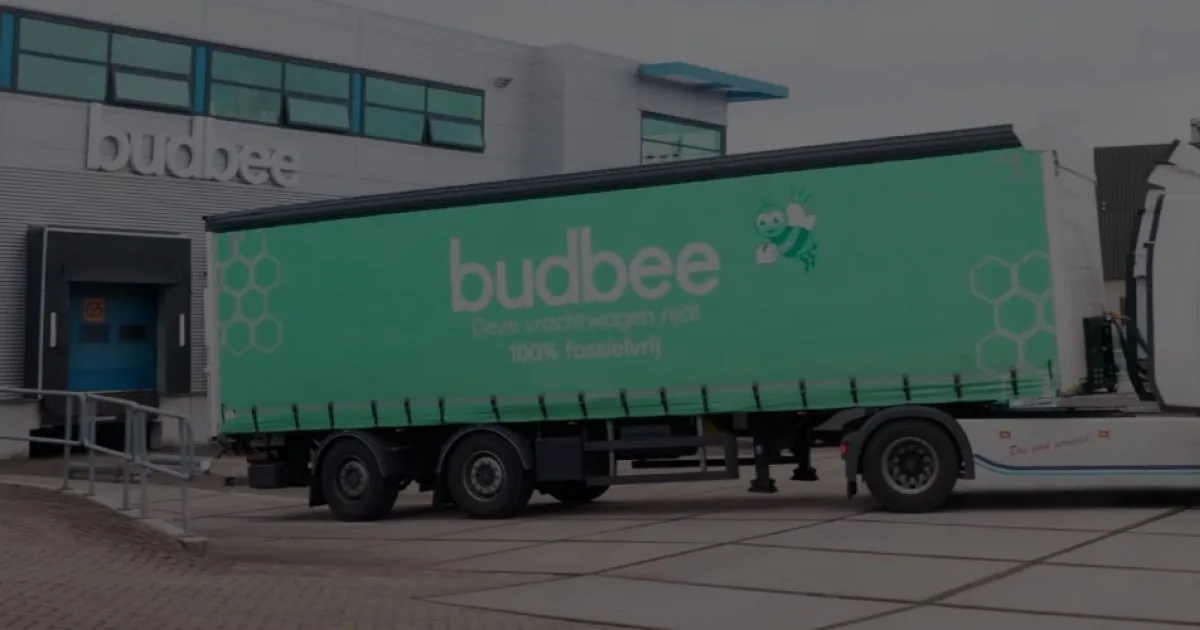 Budbee truck loading