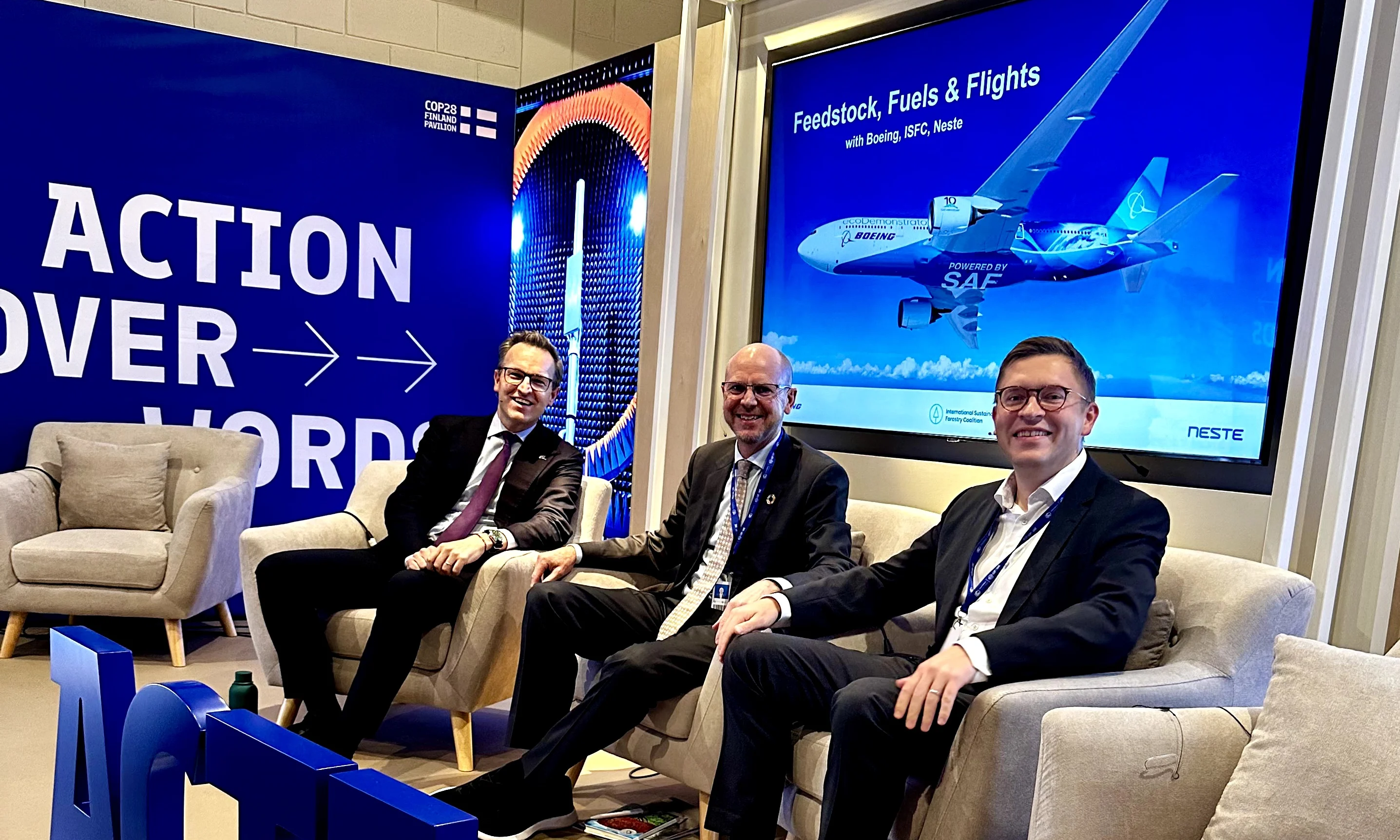 From left: Brian Moran, Boeing; Ross Hampton, ISFC and Sami Jauhiainen, Neste