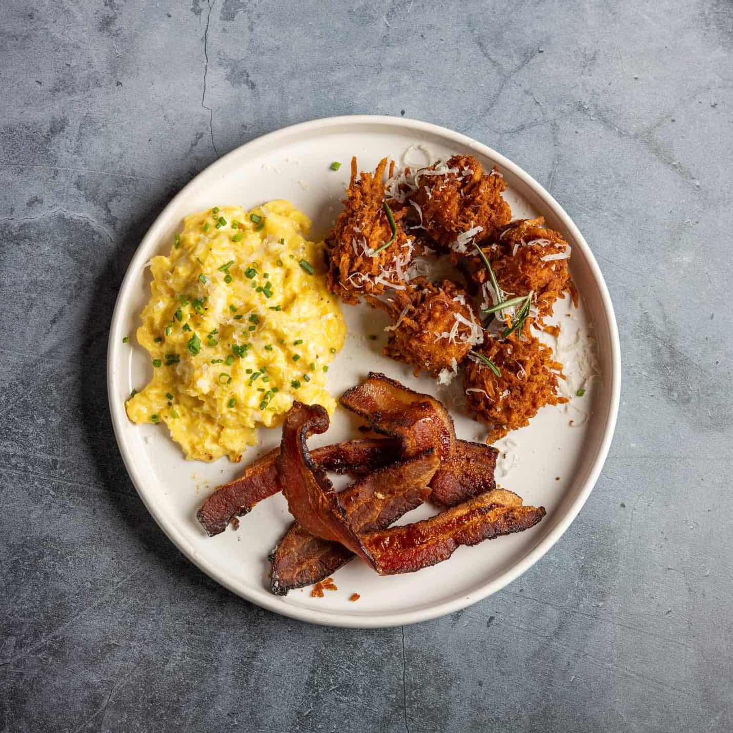 PARM EGGS & TOTS WITH BACON*