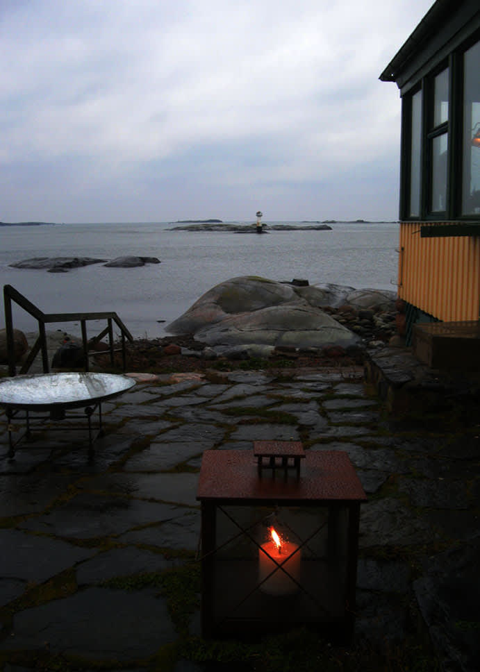 En enkel ljuslykta på strandenFoto: Sylvia Svensson