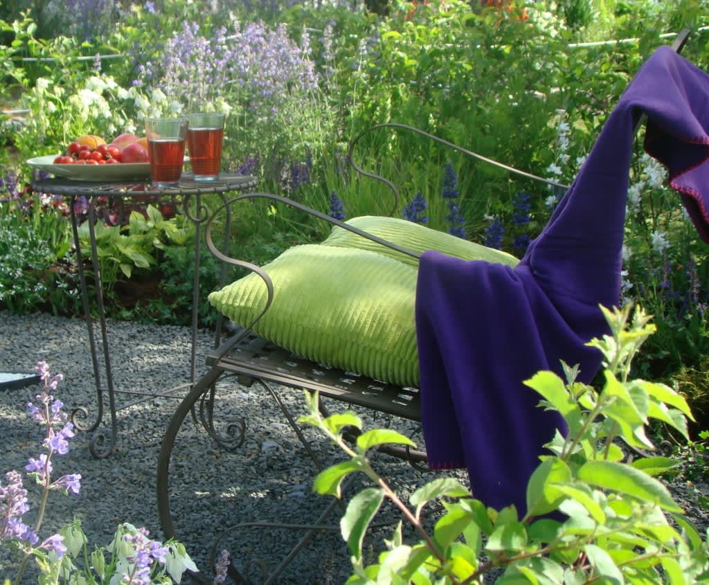Hitta din egen favoritplats där du kan njuta av din trädgård! 
Foto: Katarina Kihlberg