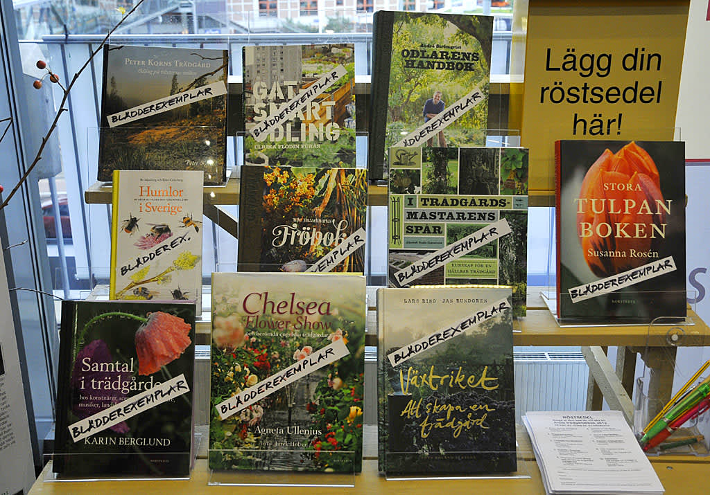 De tio nominerade böckerna. 
Foto: Bernt Svensson