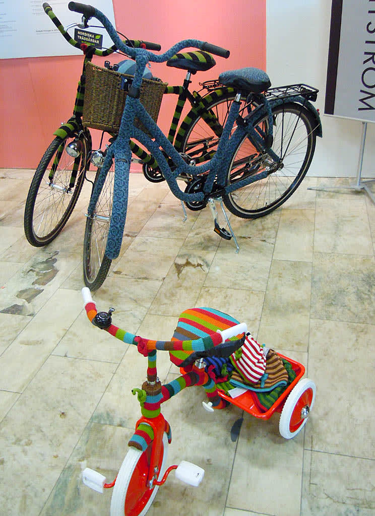 Lena Nyströms stickade cyklar.
Foto: Sylvia Svensson