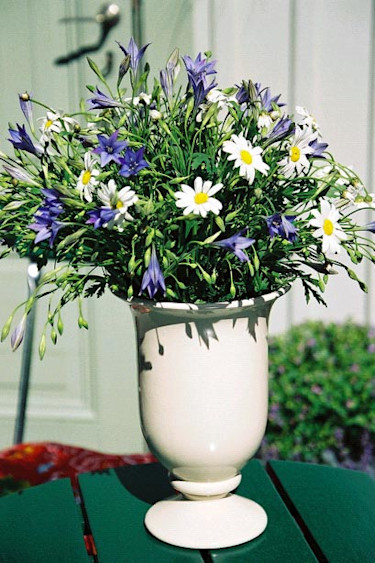 Midsommarbukett. Foto: Blomsterfrämjandet.