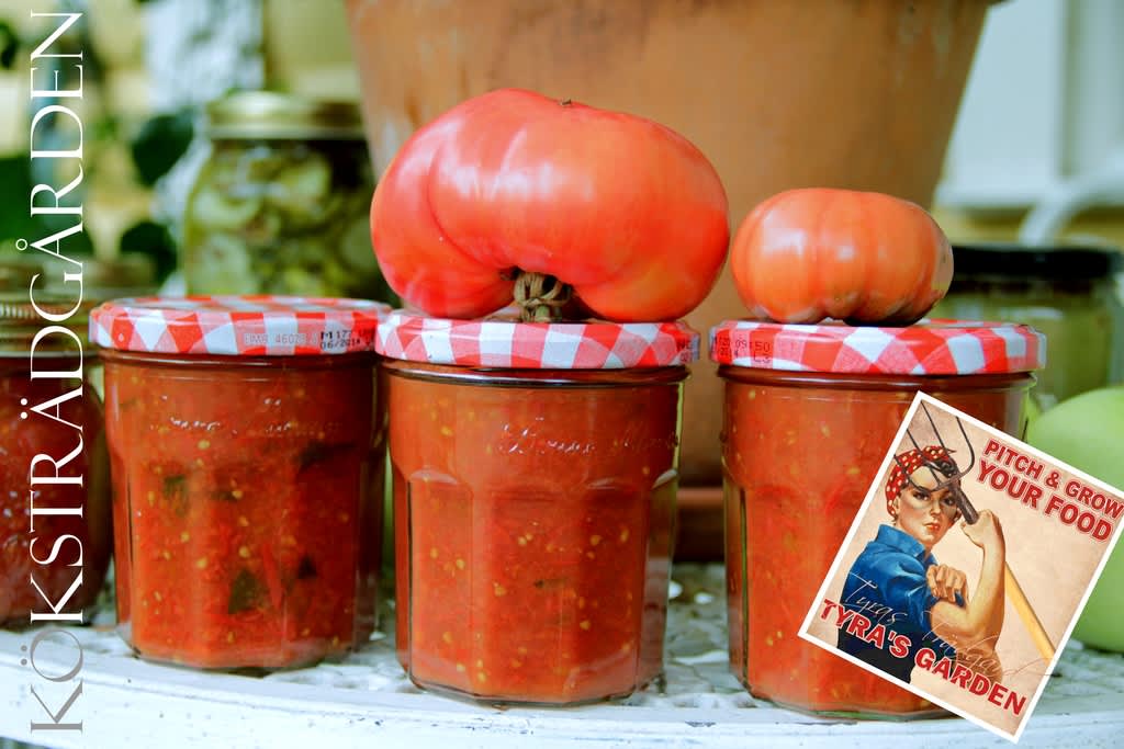 Tomatsås är enkelt att göra själv och det blir ju så gott!