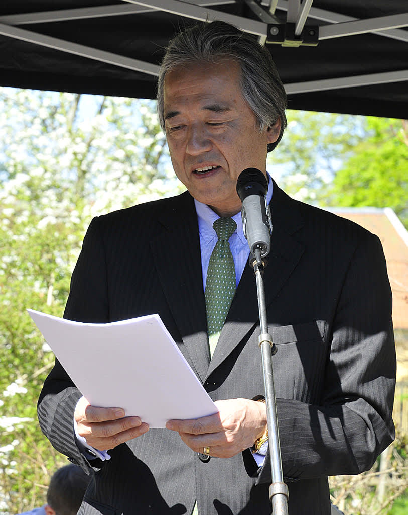 Japans ambassadör Seiji Morimoto invigningstalar. Foto: Bernt Svensson