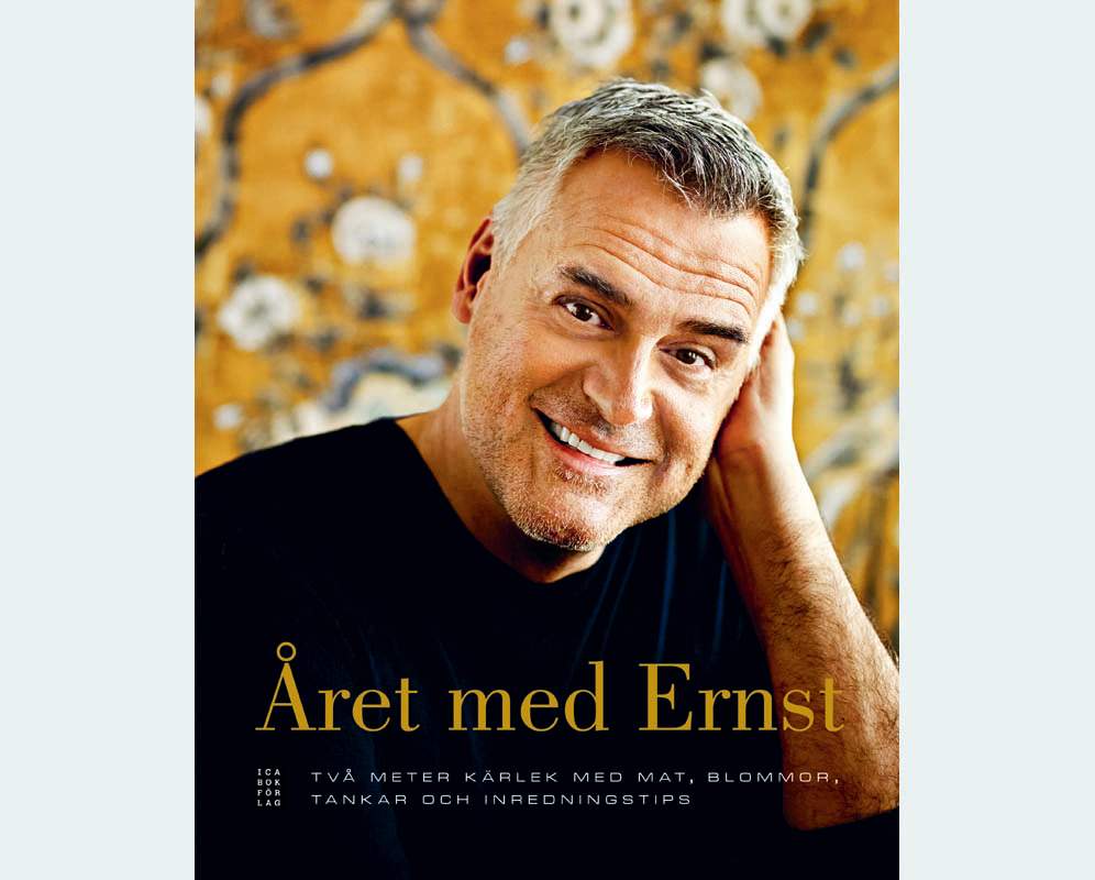 Boken Året med Ernst har undertiteln "Två meter kärlek med mat, blommor, tankar och inredningstips". Foto: ICA Bokförlag