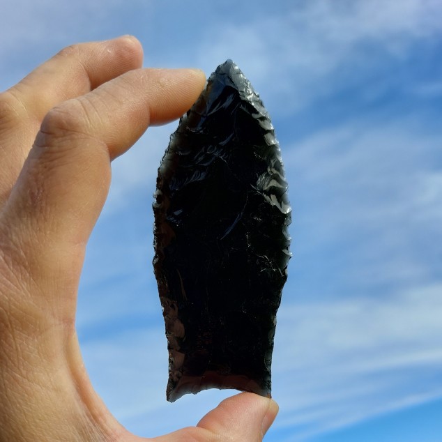 Americký hrot – Paleoindiánský hrot z obsidiánu   