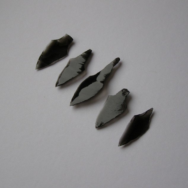 Šipka – Sada 5 malých obsidiánových hrotů s řapem