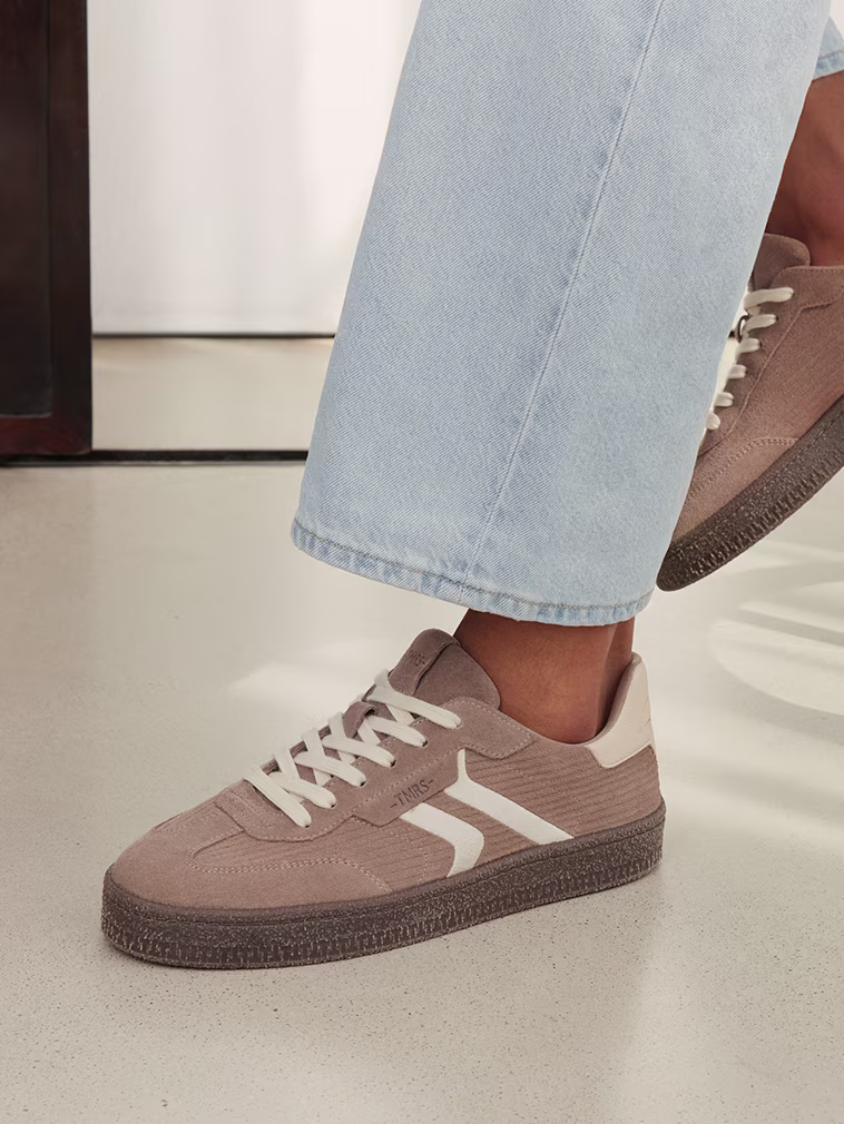 Sneaker