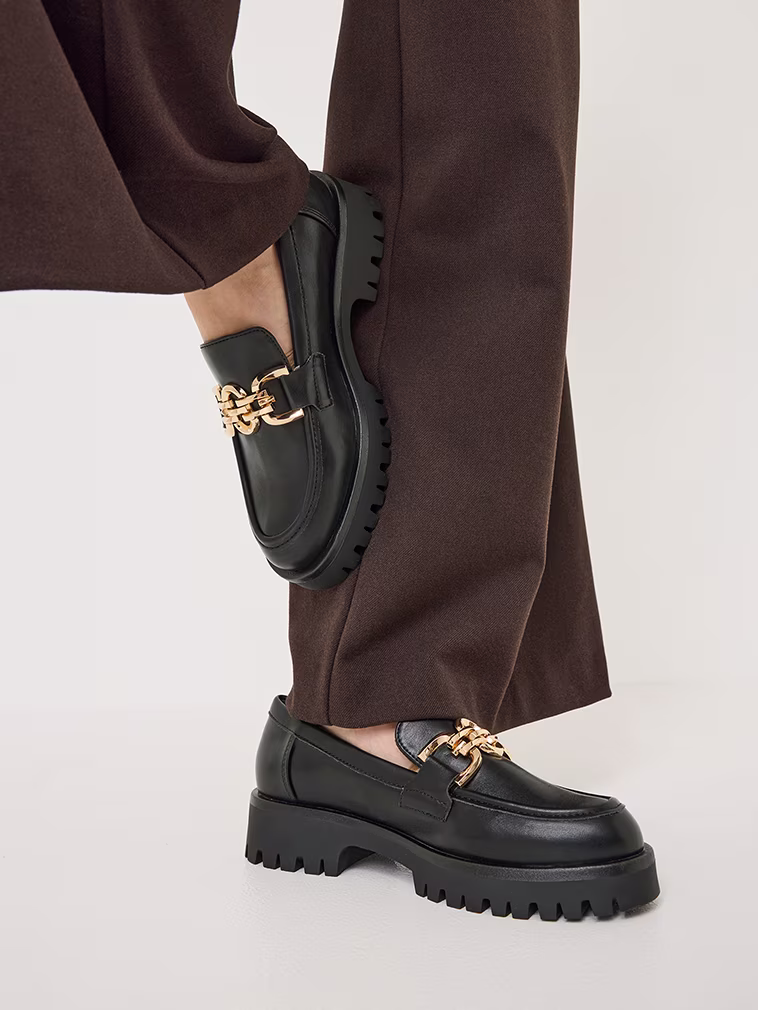 Halbschuhe & Slipper