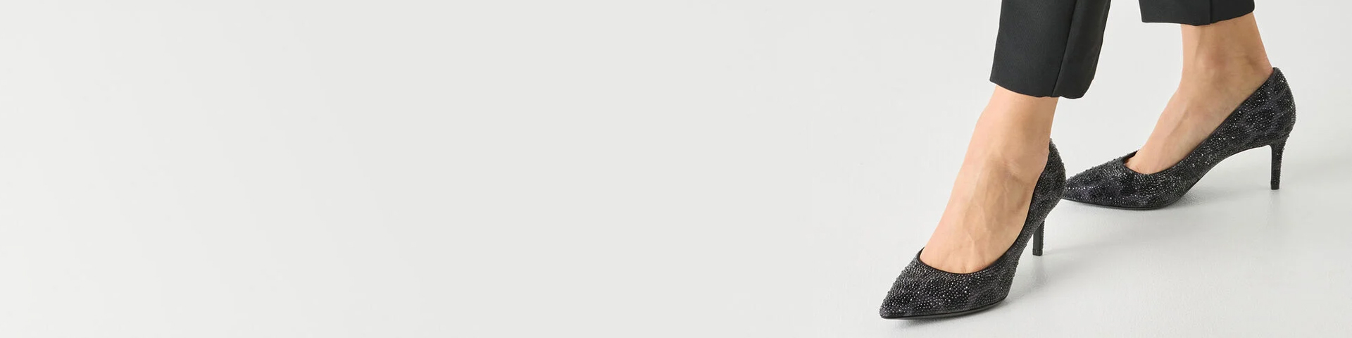 &Kappa;&omicron;&mu;&psi;έ&sigmaf; &mu;&alpha;ύ&rho;&epsilon;&sigmaf; &gamma;ό&beta;&epsilon;&sigmaf; &mu;&epsilon; &gamma;&kappa;&lambda;ί&tau;&epsilon;&rho; &kappa;&alpha;&iota; &mu;&epsilon;&sigma;&alpha;ί&omicron; &tau;&alpha;&kappa;&omicron;ύ&nu;&iota;, &phi;&omicron;&rho;&epsilon;&mu;έ&nu;&epsilon;&sigmaf; &mu;&epsilon; &sigma;&kappa;&omicron;ύ&rho;&omicron; &pi;&alpha;&nu;&tau;&epsilon;&lambda;ό&nu;&iota; &sigma;&epsilon; &lambda;&epsilon;&upsilon;&kappa;ό &phi;ό&nu;&tau;&omicron;.