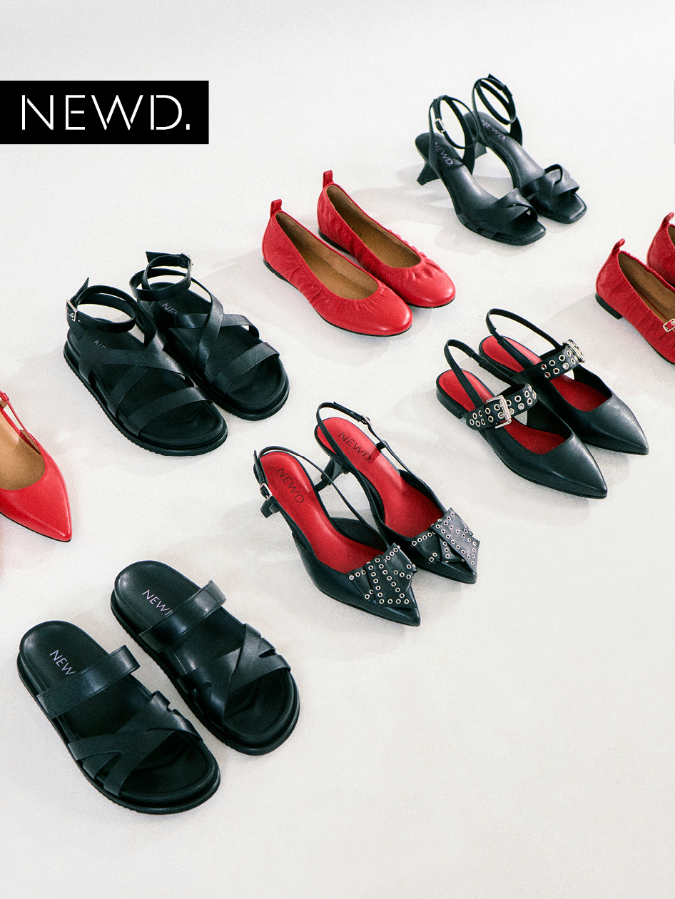 Kollektion af NEWD damesko i sort og rød, herunder sandaler, ballerinaer og spidse slingback-pumps på hvid baggrund.