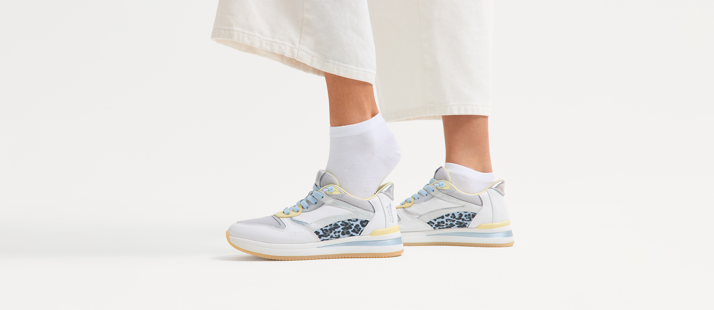 &Lambda;&epsilon;&upsilon;&kappa;ά sneakers &mu;&epsilon; &lambda;&epsilon;&pi;&tau;&omicron;&mu;έ&rho;&epsilon;&iota;&epsilon;&sigmaf; &sigma;&epsilon; &lambda;&epsilon;&omicron;&pi;ά&rho; &mu;&omicron;&tau;ί&beta;&omicron; &kappa;&alpha;&iota; &pi;&alpha;&sigma;&tau;έ&lambda; &mu;&pi;&lambda;&epsilon; &pi;&iota;&nu;&epsilon;&lambda;&iota;έ&sigmaf;, &phi;&omicron;&rho;&epsilon;&mu;έ&nu;&alpha; &mu;&epsilon; &lambda;&epsilon;&upsilon;&kappa;έ&sigmaf; &kappa;ά&lambda;&tau;&sigma;&epsilon;&sigmaf; &kappa;&alpha;&iota; &mu;&pi;&epsilon;&zeta; &tau;&zeta;&iota;&nu;.