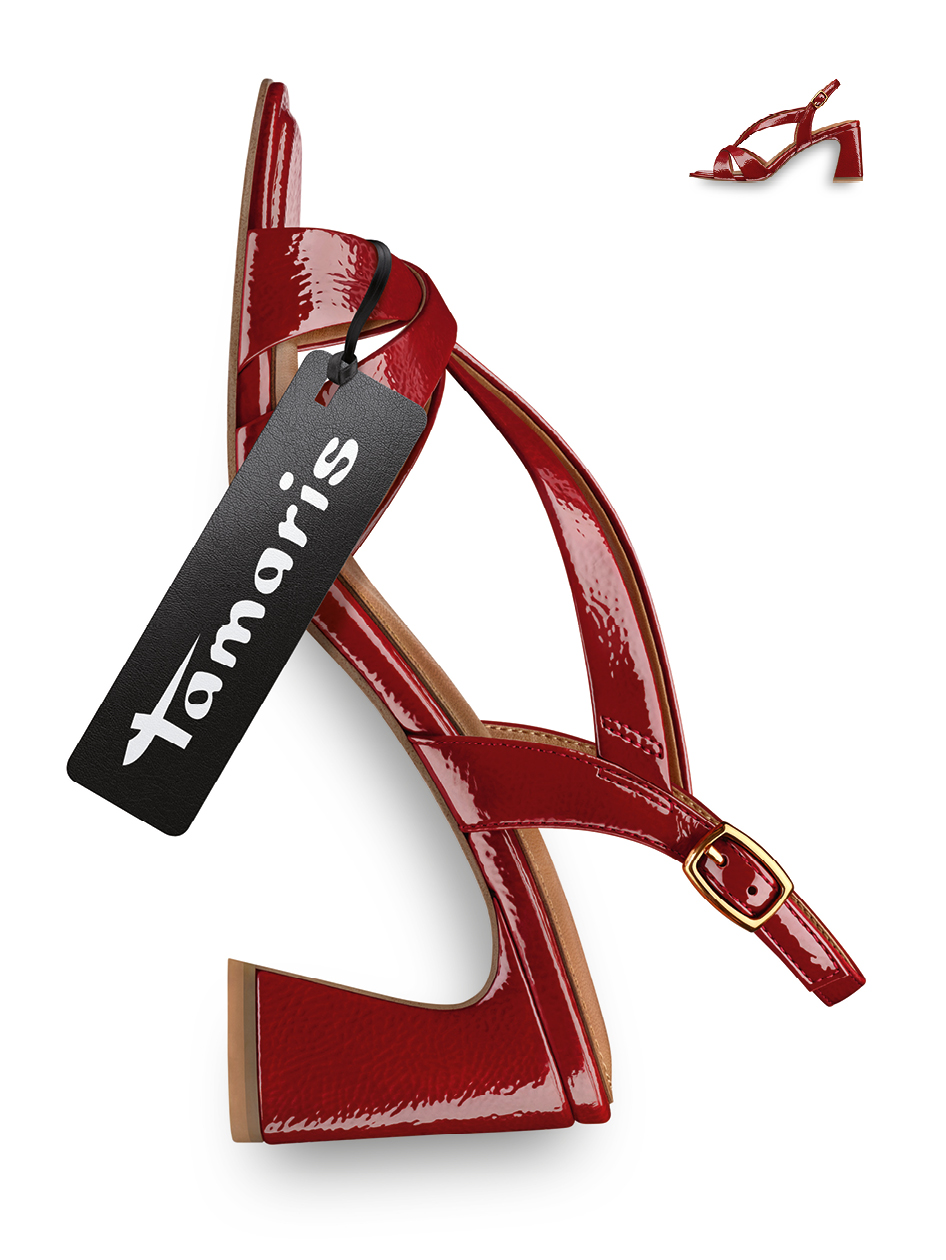 Roter Lack-Sandalette mit Kn&ouml;chelriemen und schwarzem Tamaris-Etikett auf wei&szlig;em Hintergrund