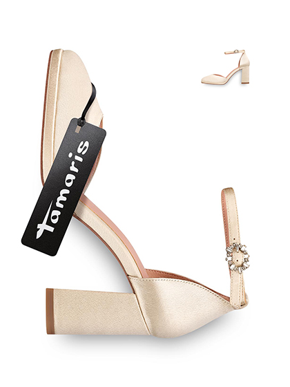 Sandales &eacute;l&eacute;gantes pour femme en beige avec bride &agrave; la cheville et &eacute;tiquette de prix noire, photographi&eacute;es sous diff&eacute;rents angles.