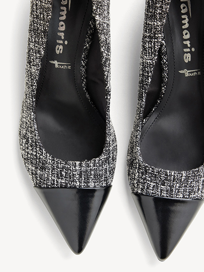 Elegante damepumps i sort-hvidt tweed med sort l&aelig;dert&aring;kappe.