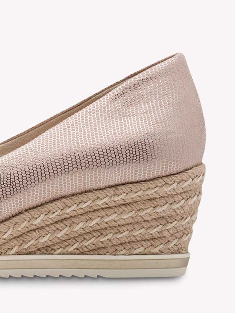 &Mu;&upsilon;&tau;&epsilon;&rho;έ&sigmaf; &gamma;ό&beta;&epsilon;&sigmaf;