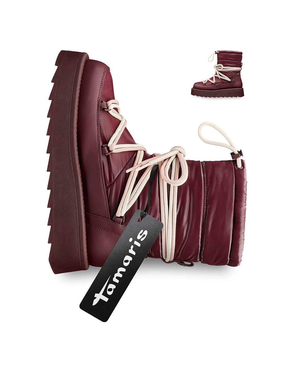 Botte d&rsquo;hiver Tamaris bordeaux avec lacets cr&egrave;me, semelle compens&eacute;e et tige matelass&eacute;e.