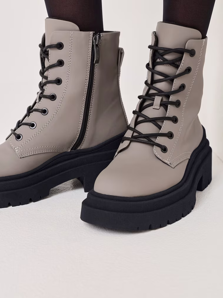 Plateau booties