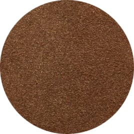 Rond stuk nubuckleer in bruin met een ruw oppervlak op een witte achtergrond.