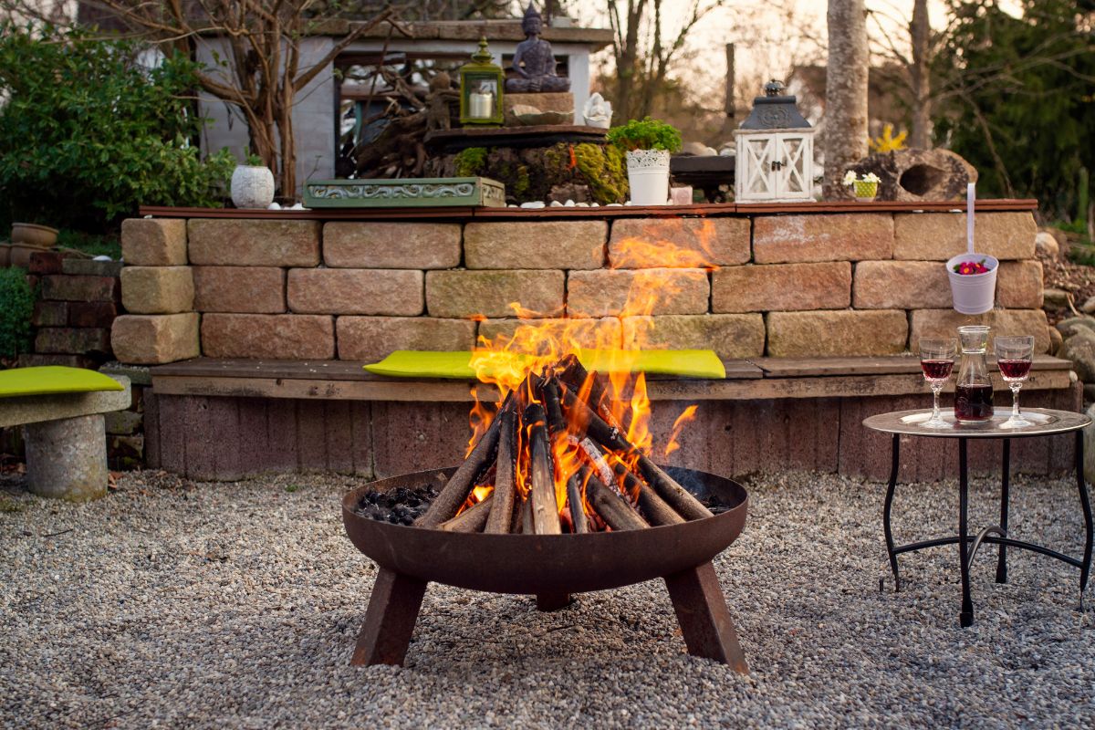 How To Keep A Fire Pit Going?