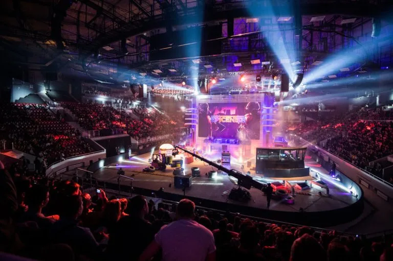 Esport Esport arena med flere hundre publikum