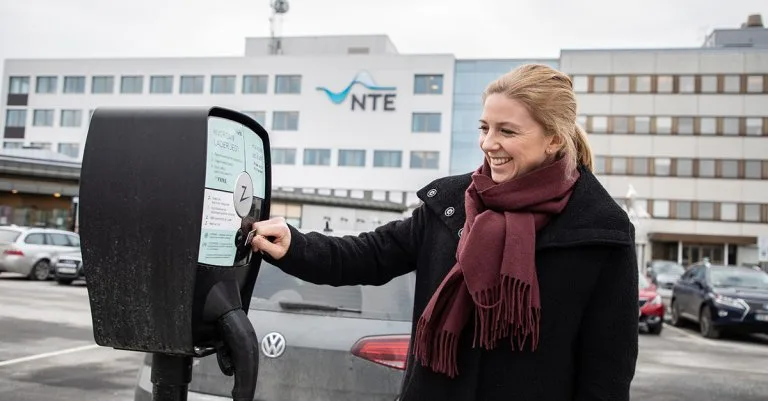 Astrid von Heimburg elbillading Astrid von Heimburg starter elbillading utenfor NTE sine lokaler
