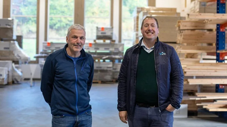 Ragnar og Jakob smiler til kamera Ragnar og Jakob smiler til kamera