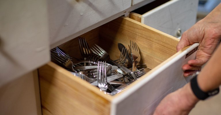 Bilde av en skuff full av gafler 