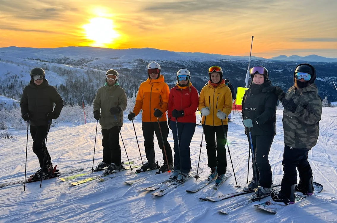 7 personer i skibakken 7 personer i skibakken