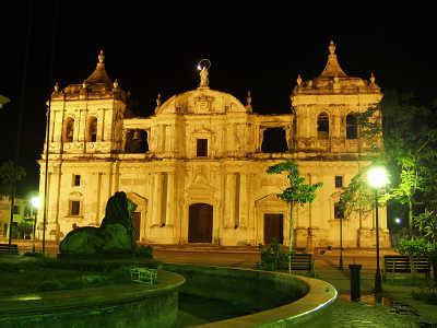 Colonial León & hervideros de San Jacinto