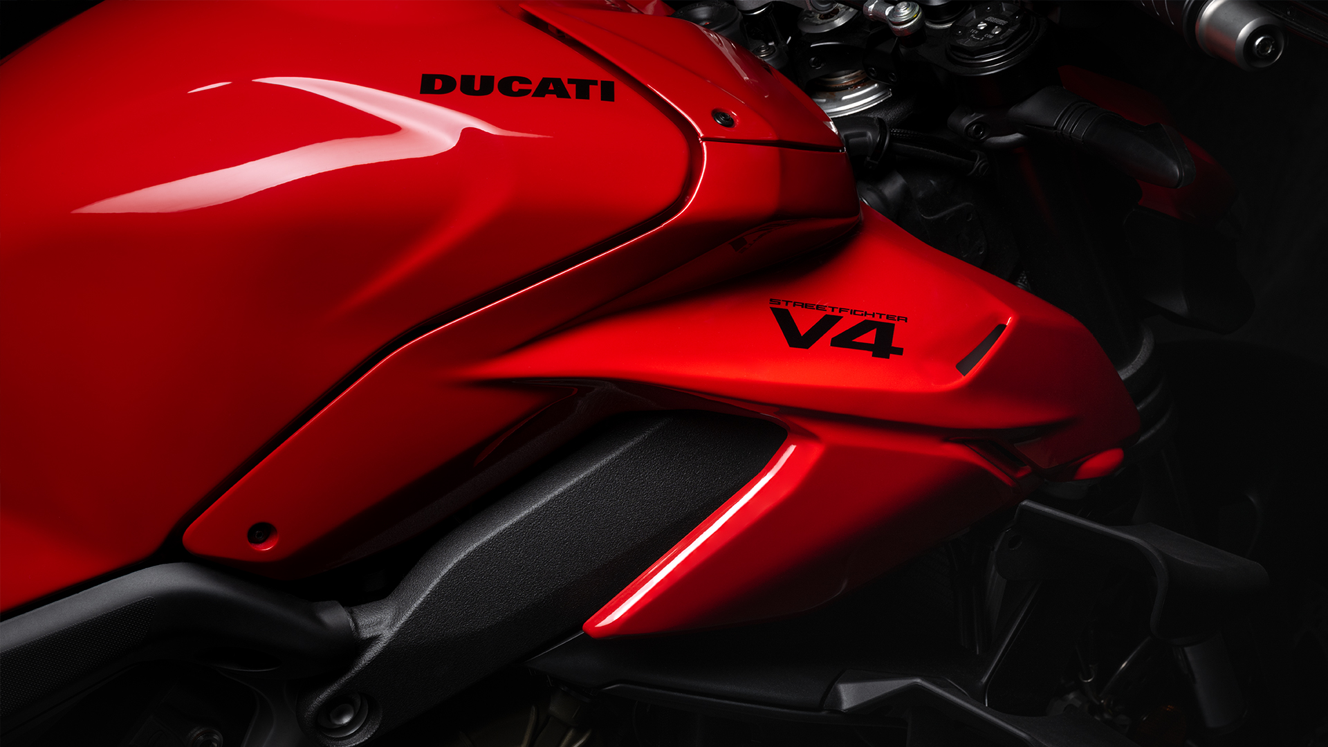 Ducati Streetfighter V4S | Expert Reviews & Performance Insights