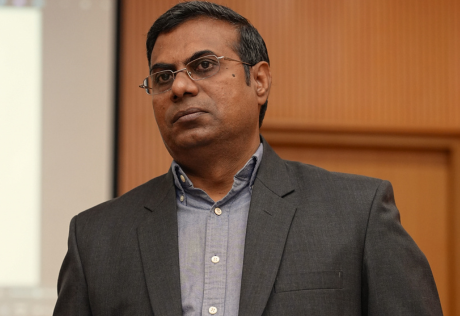 IIT Delhi faculty member speaking during an in-person session at the Applied AI, ML and Decision Science campus immersion