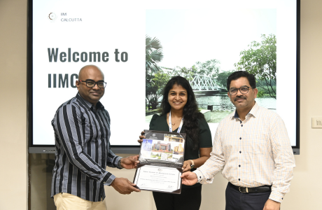 LP - IIMC - SMGAIL - Expand Your Professional Network at IIM Calcutta Image - 2
