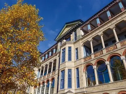 Decorative image relating to Why the Executive Presence and Influence programme from Cambridge Judge Business School Executive Education?