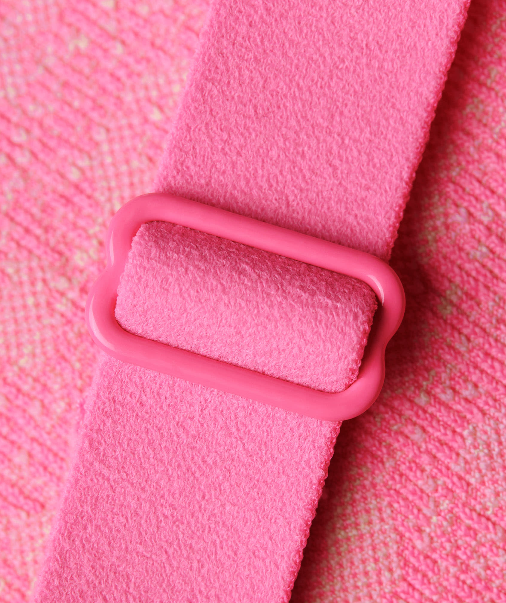 ADJUSTABLE STRAPS