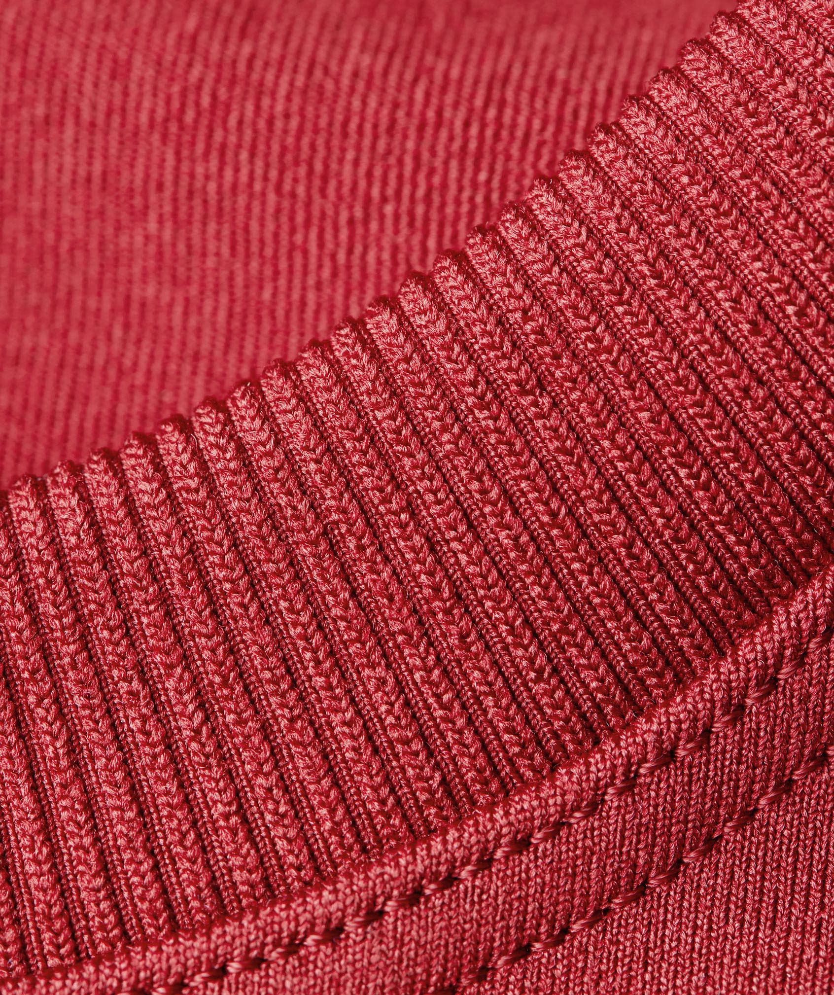 Stretchy ribbed panelling