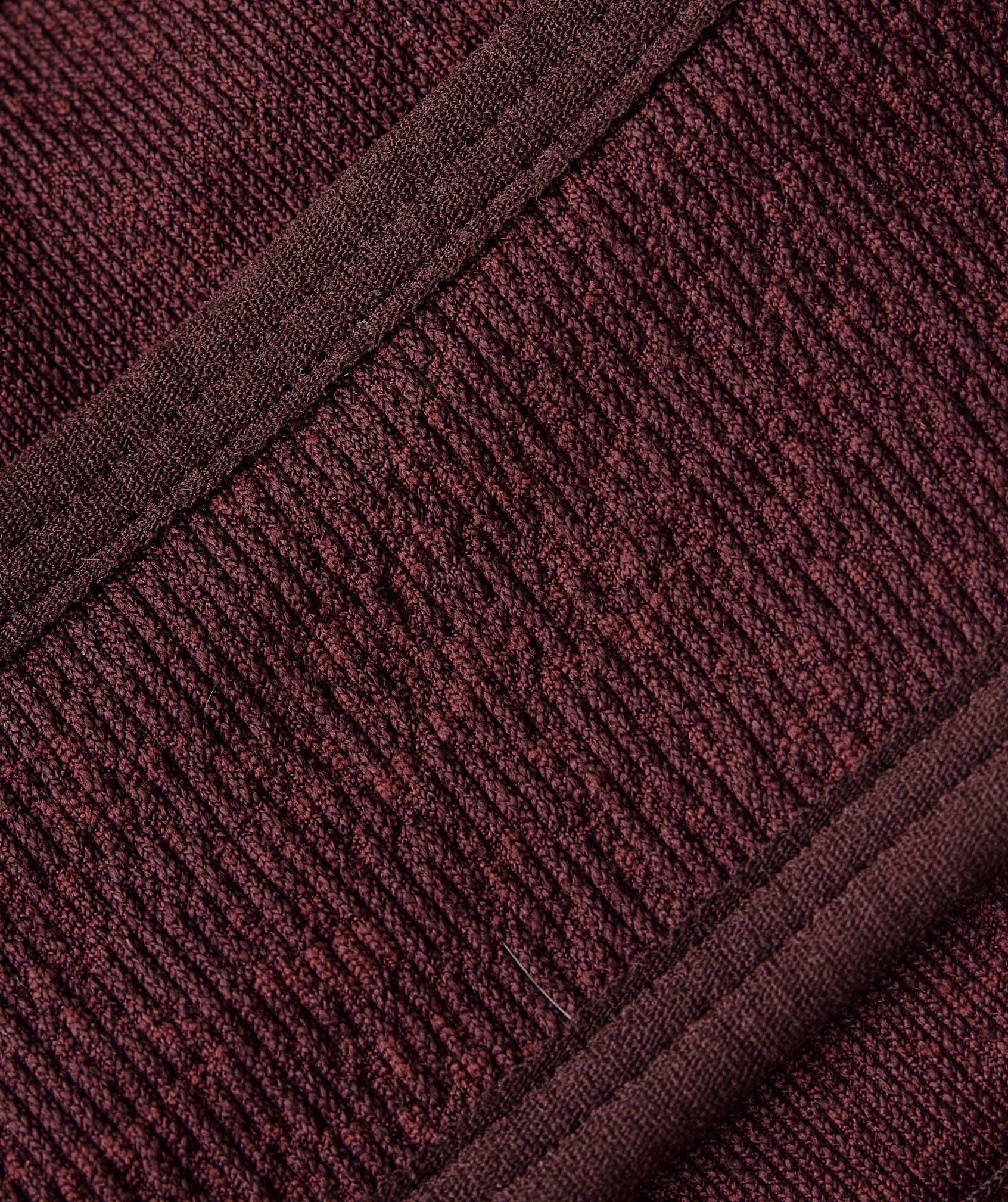 ALL-OVER FLECK PATTERN