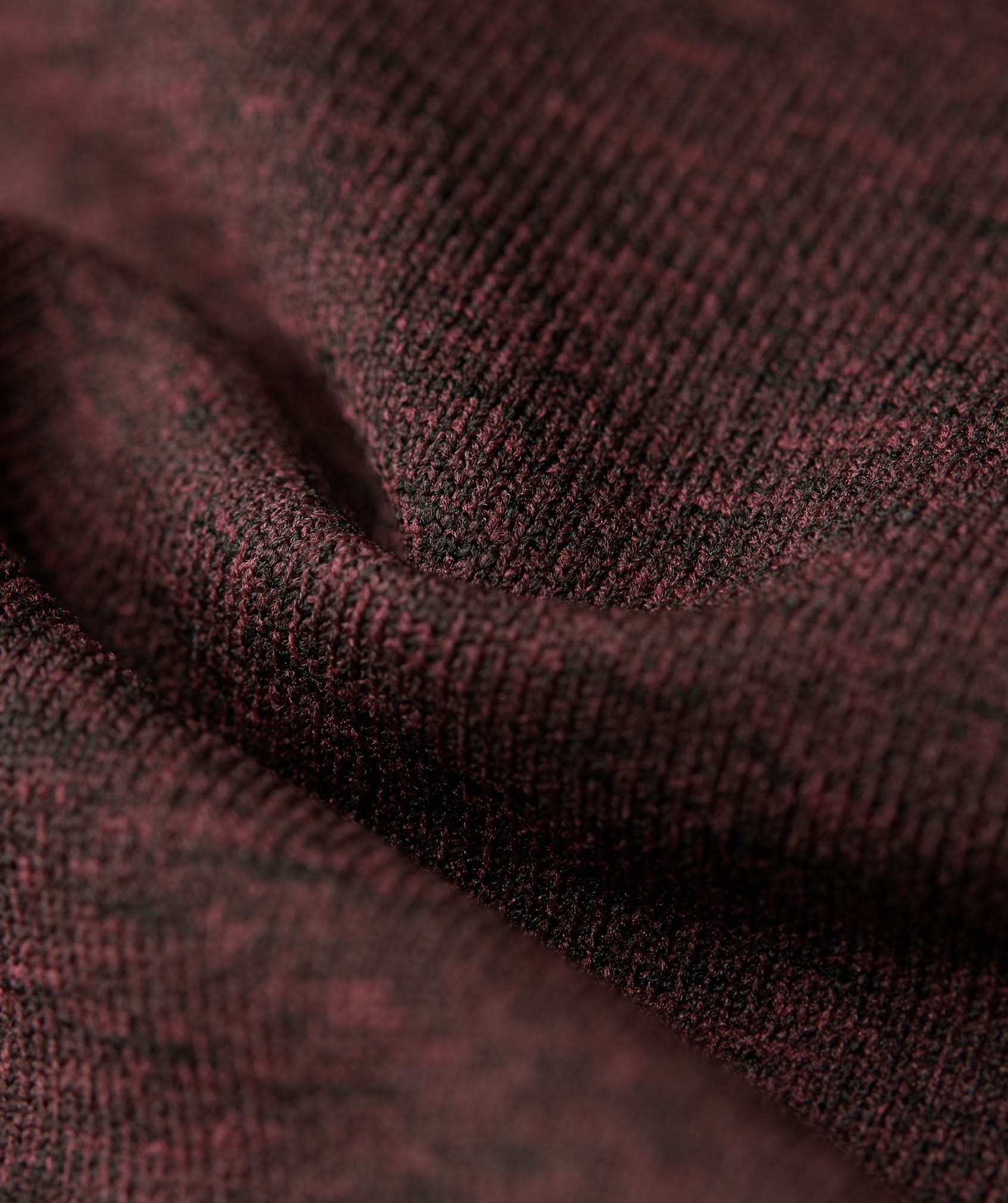 SWEAT-WICKING SEAMLESS FABRIC