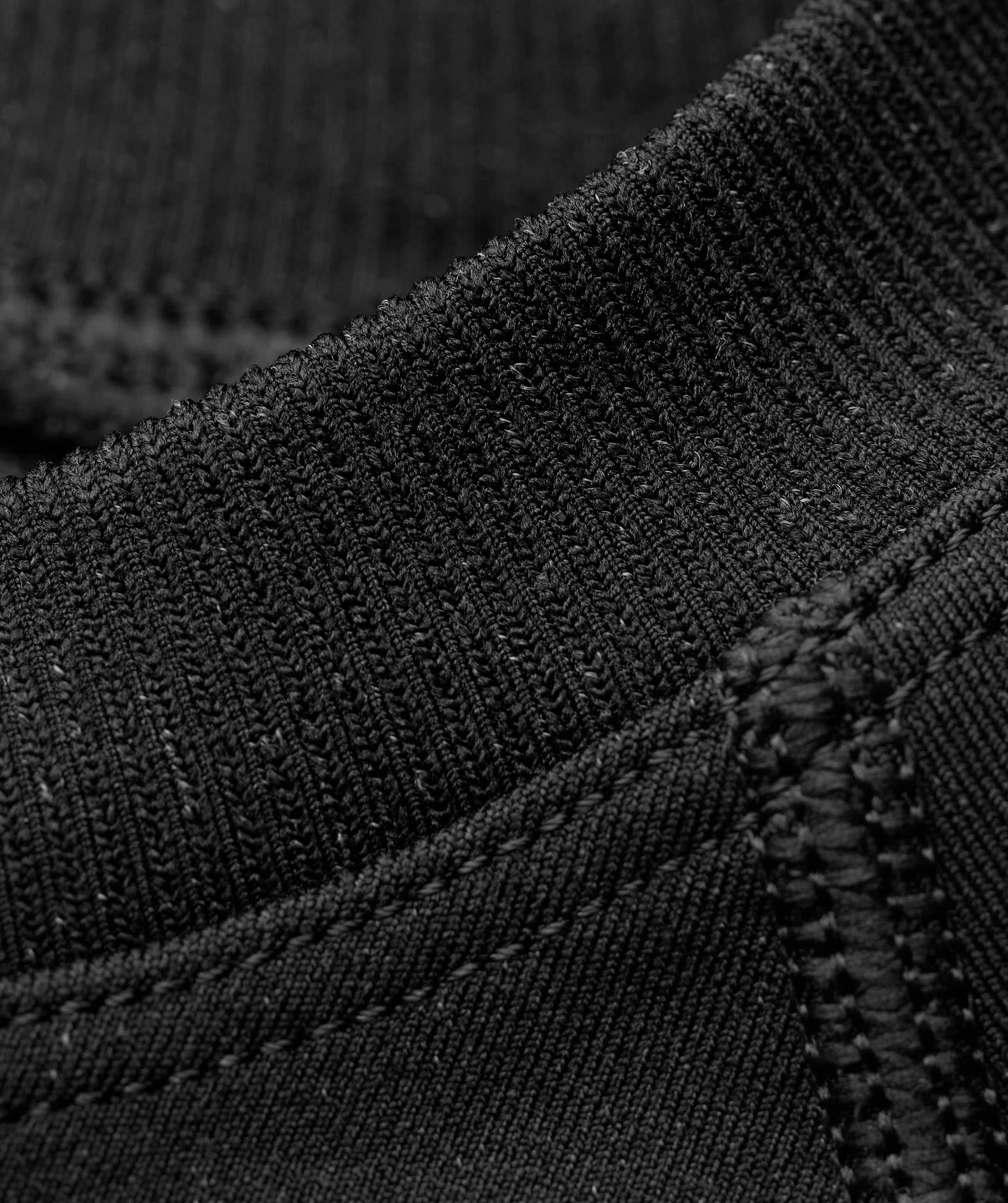 Stretchy ribbed panelling