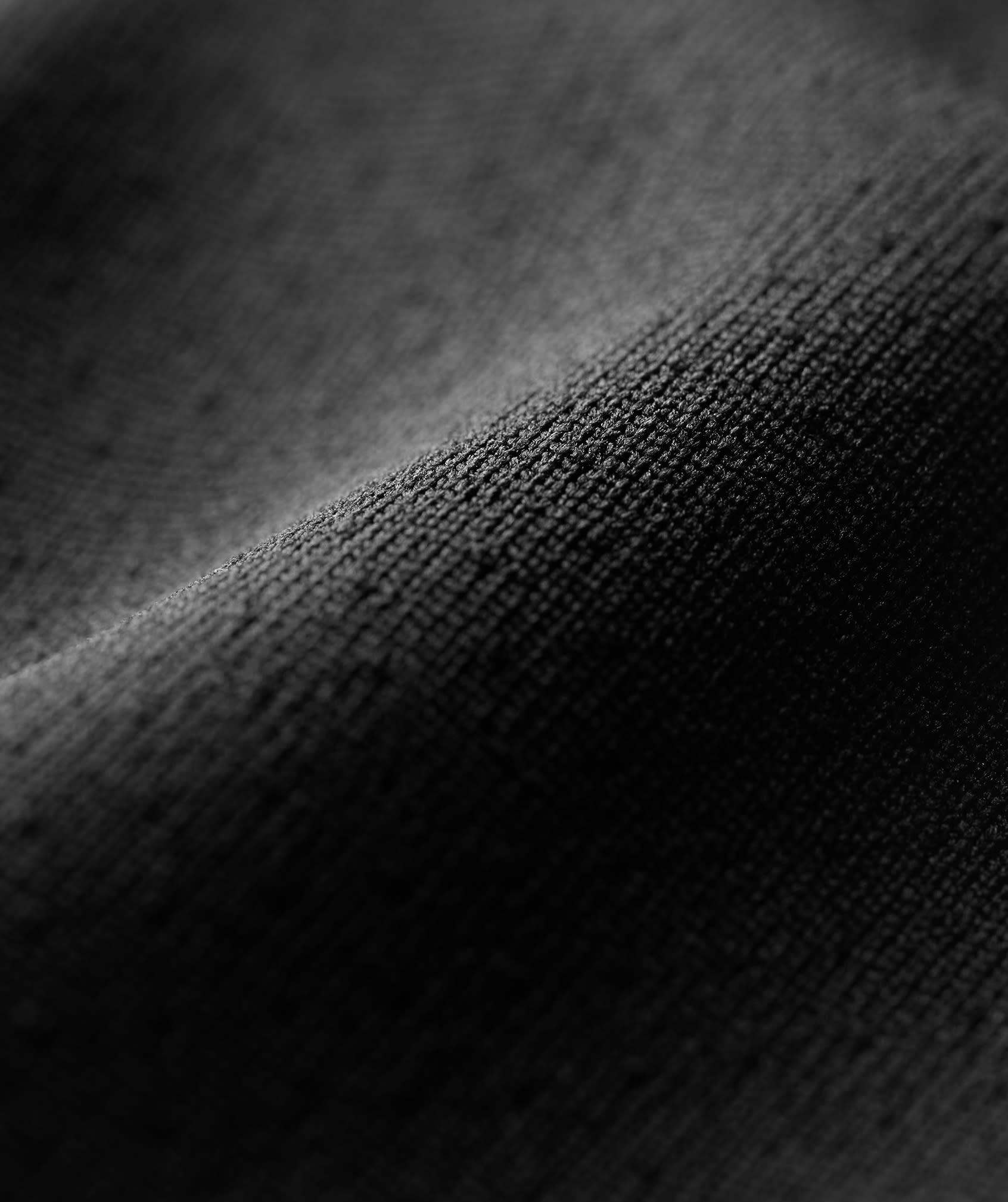 LIGHTWEIGHT,SWEAT-WICKING