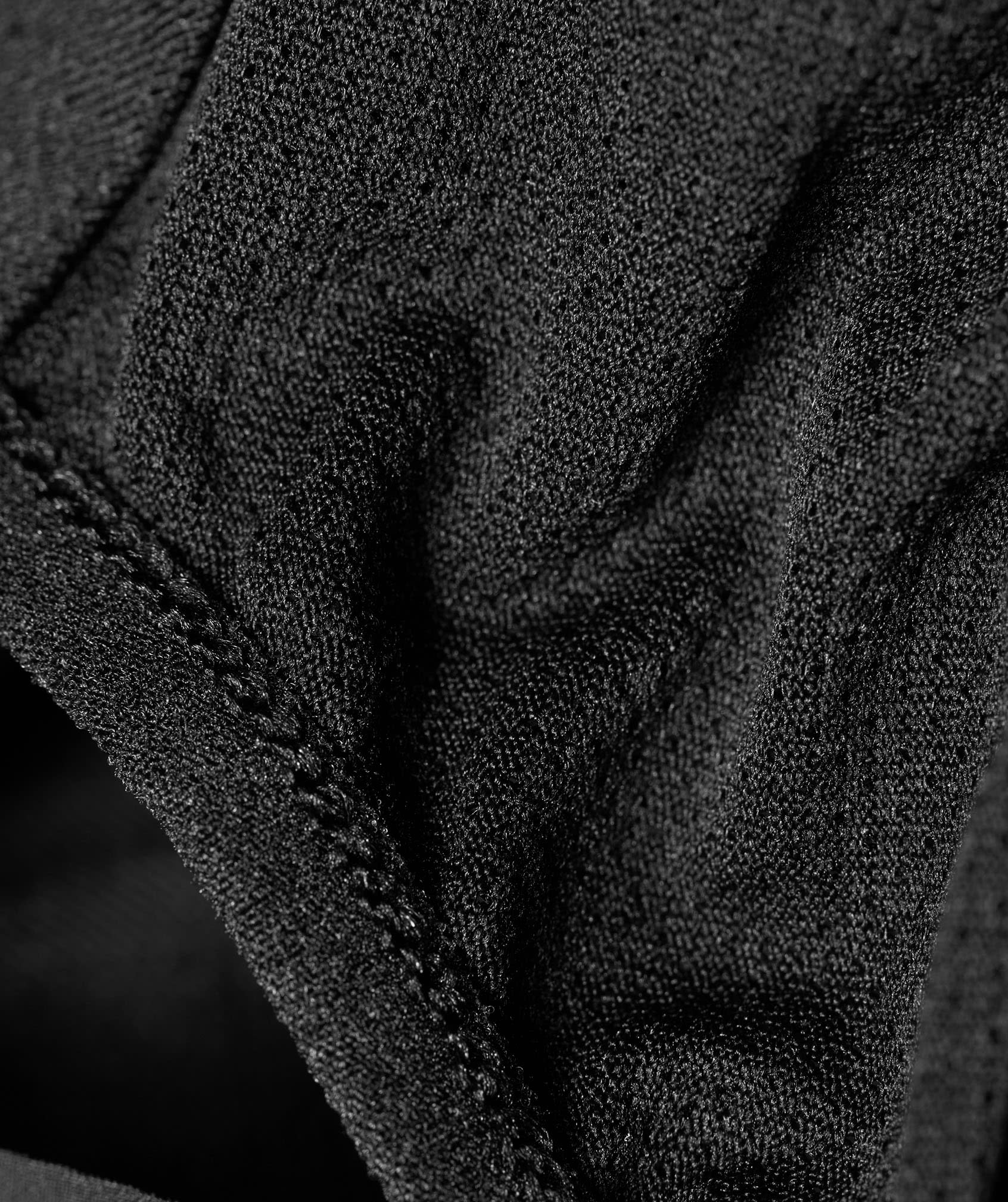 SUPER LIGHTWEIGHT & SWEAT-WICKING
