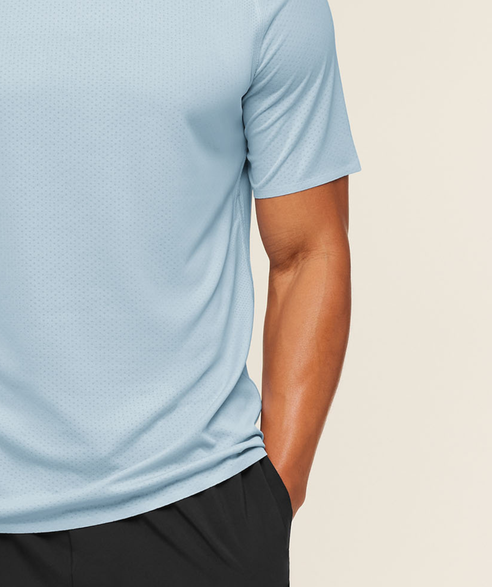SLIM, LOW-PROFILE FIT