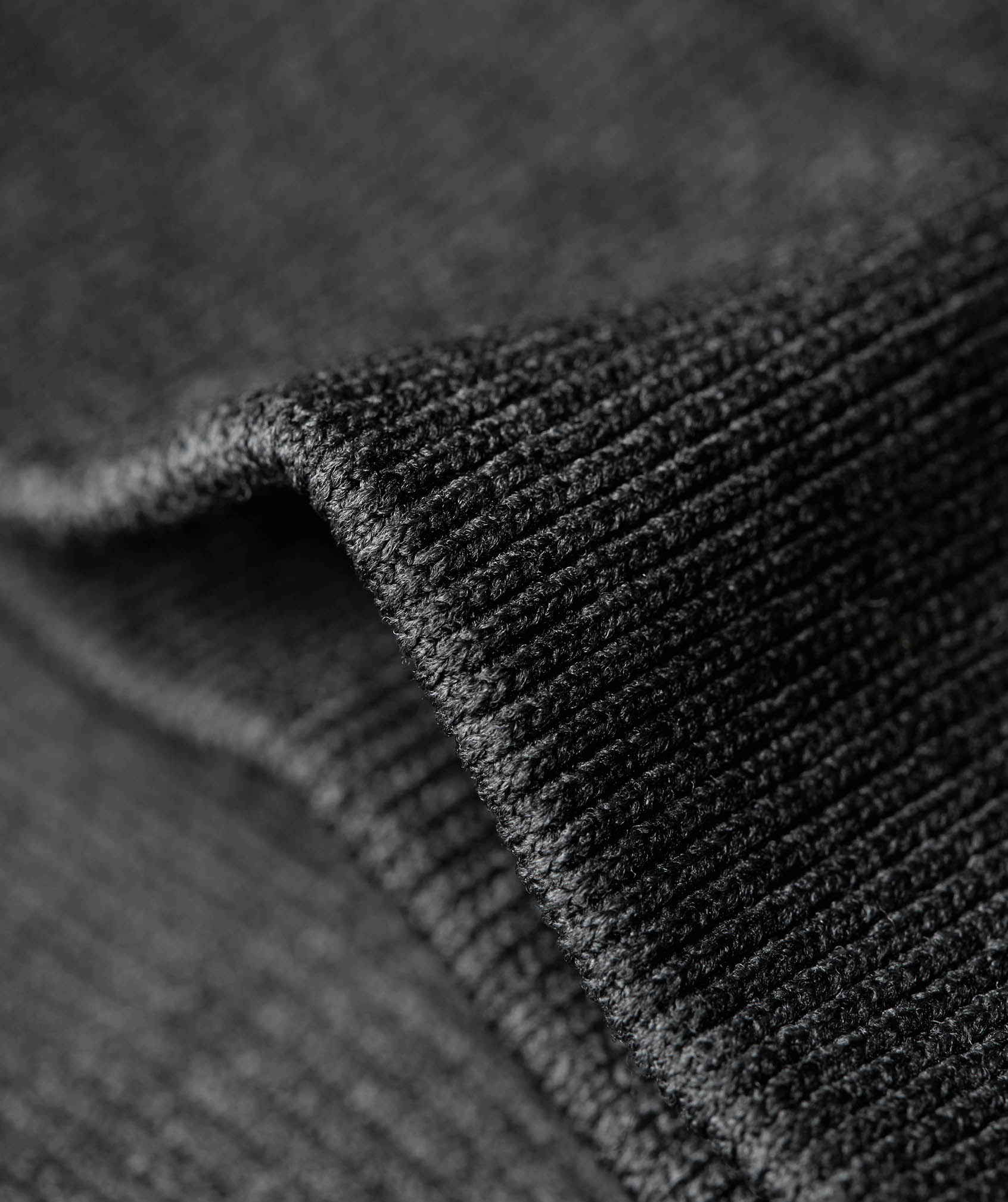 DURABLE, SEAMLESS FABRIC