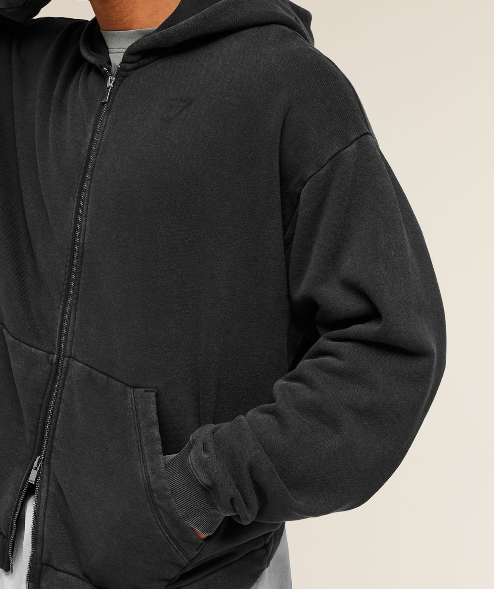 RELAXED FIT