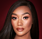 The Queen of Glow Chey Model