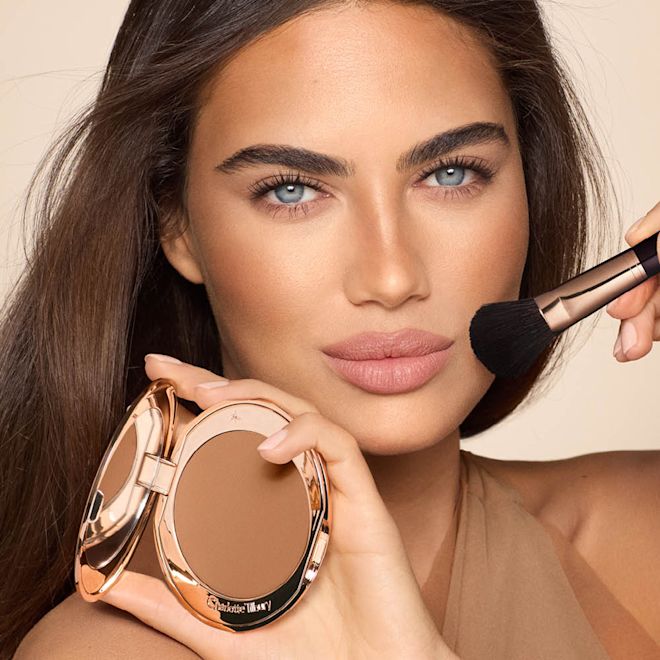 Airbrush bronzer medium - Model Alana Airbrush bronzer medium - Model Alana